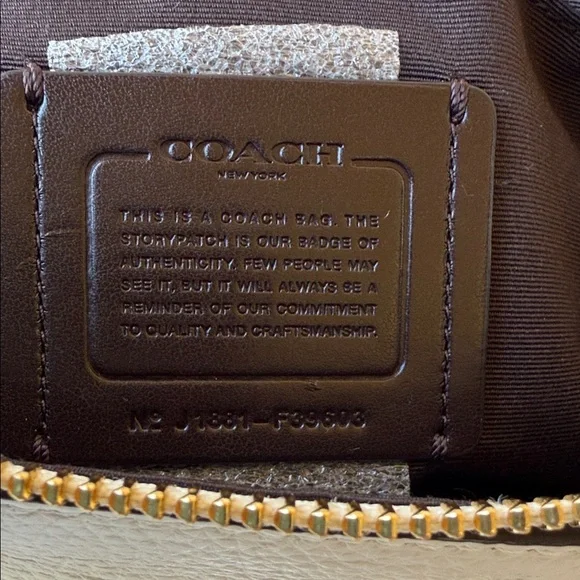Coach Cream Leather Shoulder Bag - Picture 7 of 8